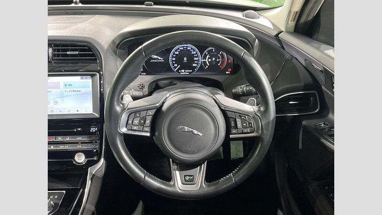 2017 認定中古車 Jaguar XE Fuji White ２WD（８AT） R－スポーツ