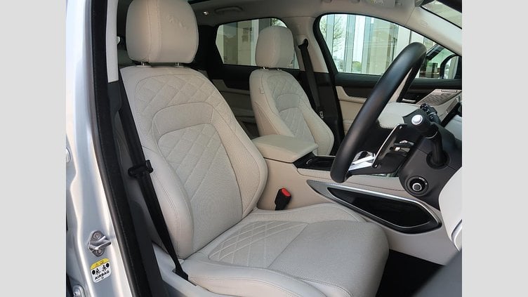 2023 認定中古車 Jaguar F-Pace ハクバシルバー P250 AWD（オートマチック） S