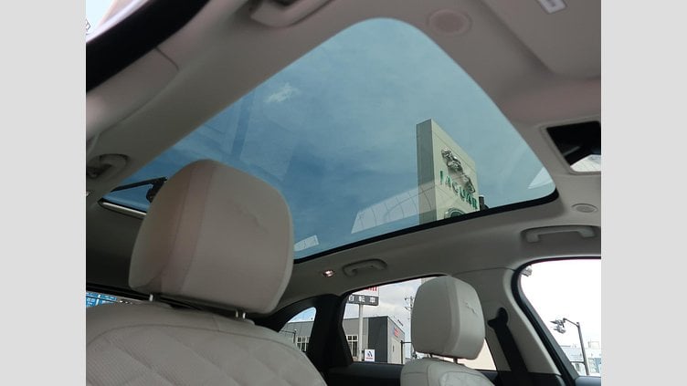 2023 認定中古車 Jaguar F-Pace ハクバシルバー P250 AWD（オートマチック） S