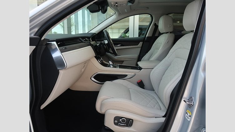2023 認定中古車 Jaguar F-Pace ハクバシルバー P250 AWD（オートマチック） S