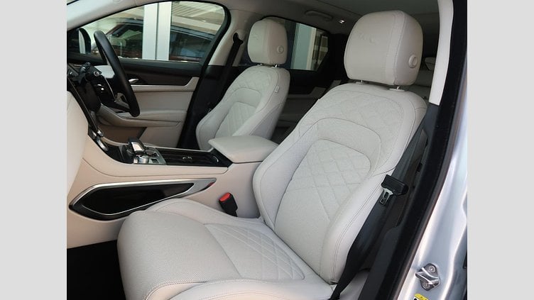 2023 認定中古車 Jaguar F-Pace ハクバシルバー P250 AWD（オートマチック） S