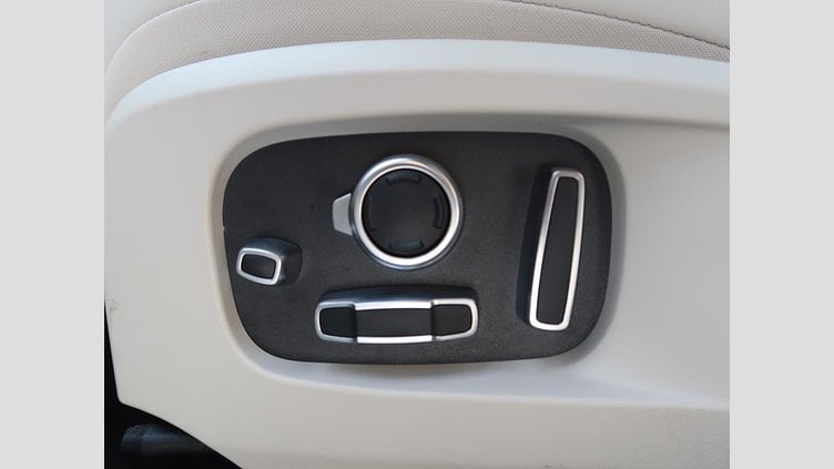 2023 認定中古車 Jaguar F-Pace ハクバシルバー P250 AWD（オートマチック） S