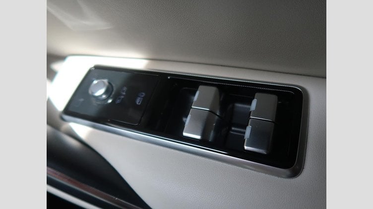 2023 認定中古車 Jaguar F-Pace ハクバシルバー P250 AWD（オートマチック） S