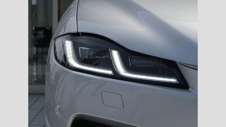 2023 認定中古車 Jaguar F-Pace ハクバシルバー P250 AWD（オートマチック） S