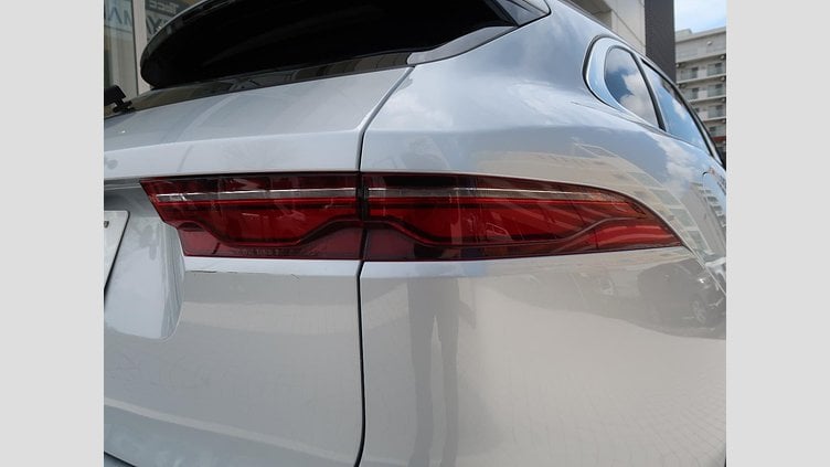 2023 認定中古車 Jaguar F-Pace ハクバシルバー P250 AWD（オートマチック） S