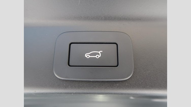 2023 認定中古車 Jaguar F-Pace ハクバシルバー P250 AWD（オートマチック） S