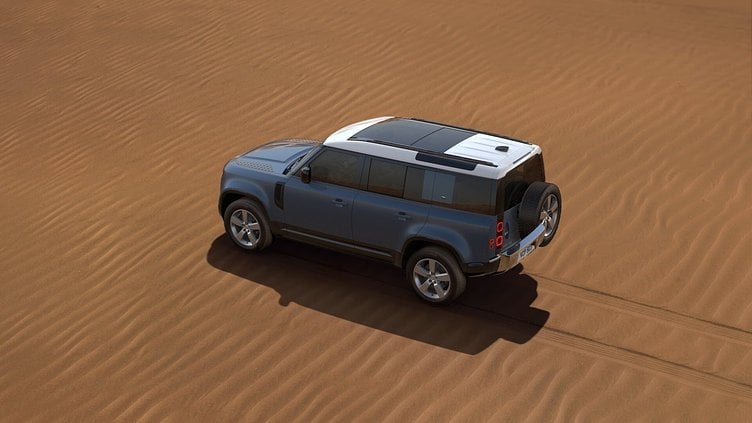 2023 認定中古車 Land Rover Defender 110 タスマンブルー P300 AWD（AT） SE