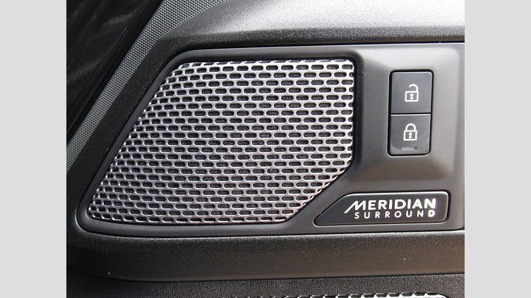 2024 認定中古車 Land Rover Defender 110 サントリーニブラック P525 AWD (AT) V8