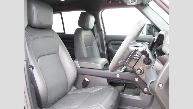 2024 認定中古車 Land Rover Defender 110 サントリーニブラック P525 AWD (AT) V8