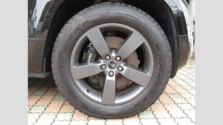 2024 認定中古車 Land Rover Defender 110 サントリーニブラック P525 AWD (AT) V8
