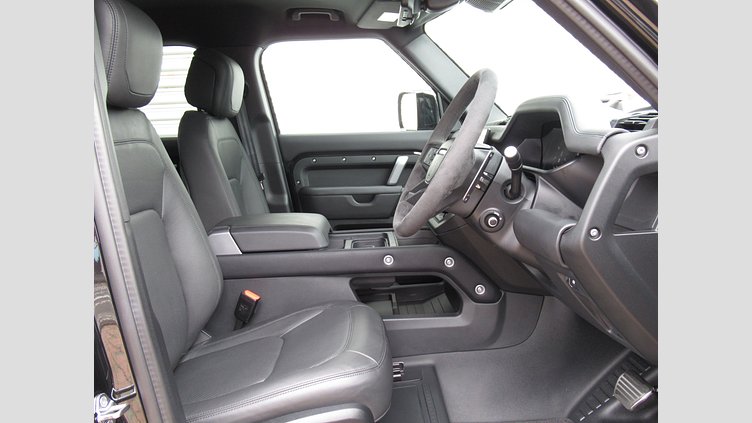 2024 認定中古車 Land Rover Defender 110 サントリーニブラック P525 AWD (AT) V8
