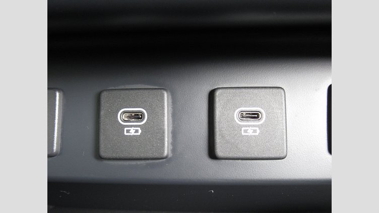 2024 認定中古車 Land Rover Defender 110 サントリーニブラック P525 AWD (AT) V8