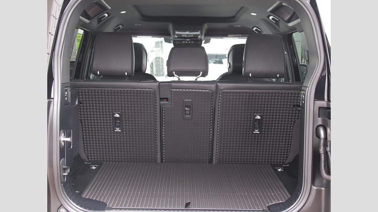 2024 認定中古車 Land Rover Defender 110 サントリーニブラック P525 AWD (AT) V8