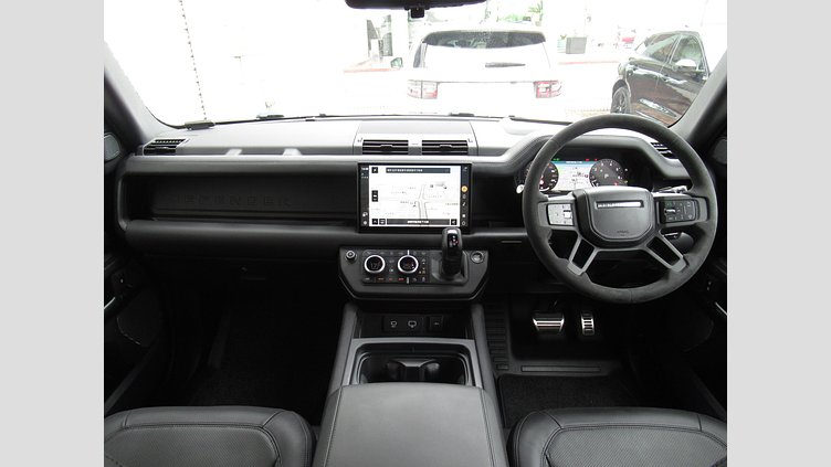 2024 認定中古車 Land Rover Defender 110 サントリーニブラック P525 AWD (AT) V8