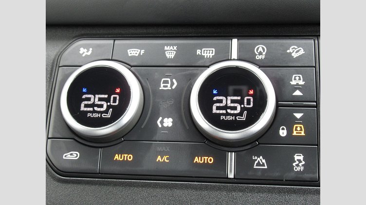 2024 認定中古車 Land Rover Defender 110 サントリーニブラック P525 AWD (AT) V8