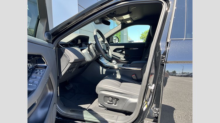 2025 SKLADOVÉ VOZIDLÁ Land Rover Range Rover Evoque Santorini Black D200 MHEV AWD S