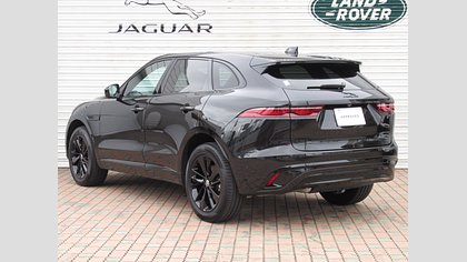 F-Pace 1