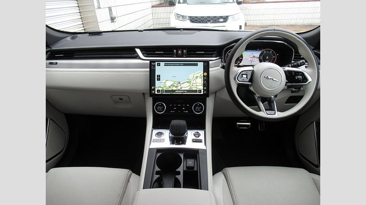 2025 認定中古車 Jaguar F-Pace サントリーニブラック D200 AWD（オートマチック）MHEV R-DYNAMIC SE
