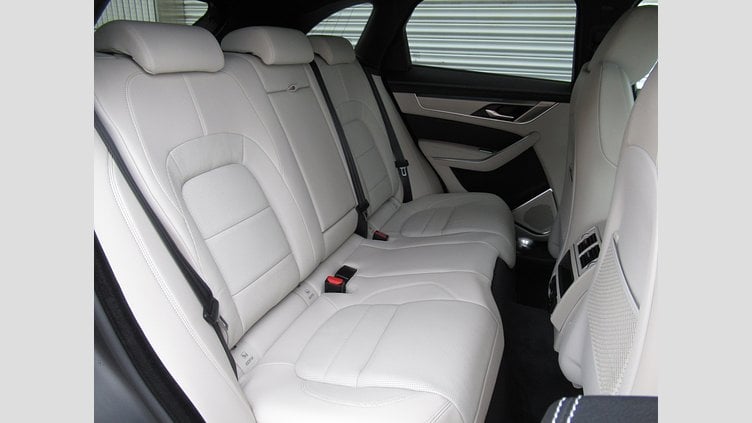 2025 認定中古車 Jaguar F-Pace サントリーニブラック D200 AWD（オートマチック）MHEV R-DYNAMIC SE