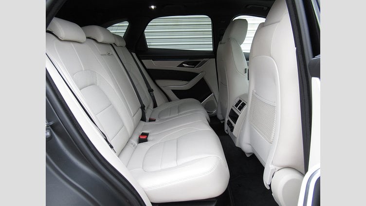 2025 認定中古車 Jaguar F-Pace サントリーニブラック D200 AWD（オートマチック）MHEV R-DYNAMIC SE