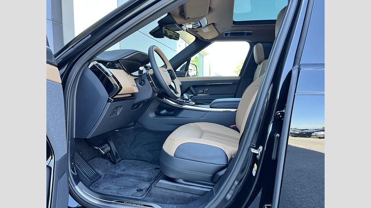 2025 SKLADOVÉ VOZIDLÁ Land Rover Range Rover Sport Santorini Black D350 MHEV AWD Automat Autobiography