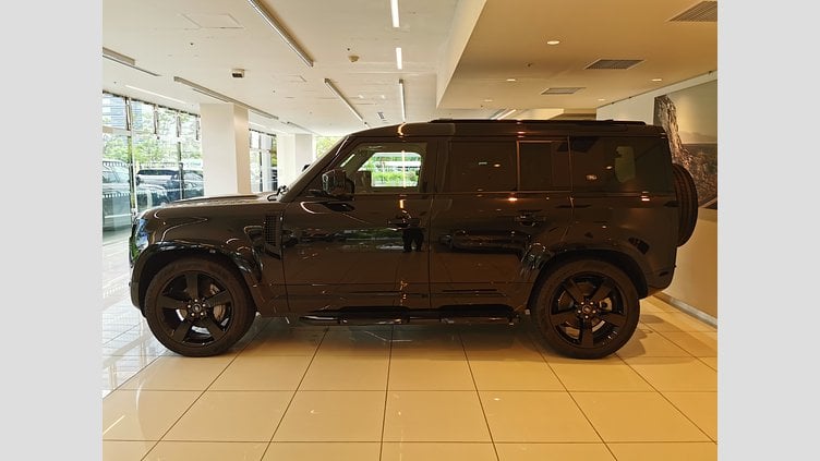 2024 認定中古車 Land Rover Defender 110 サントリーニブラック D300 AWD（AT） X-DYNAMIC HSE