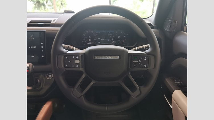2024 認定中古車 Land Rover Defender 110 サントリーニブラック D300 AWD（AT） X-DYNAMIC HSE