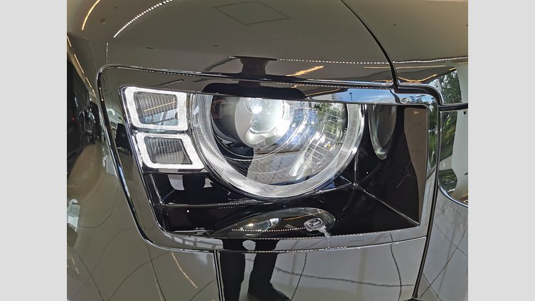 2024 認定中古車 Land Rover Defender 110 サントリーニブラック D300 AWD（AT） X-DYNAMIC HSE