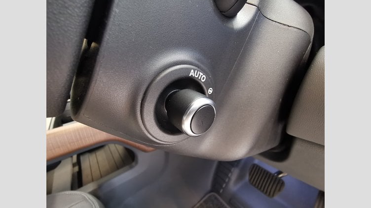 2024 認定中古車 Land Rover Defender 110 サントリーニブラック D300 AWD（AT） X-DYNAMIC HSE