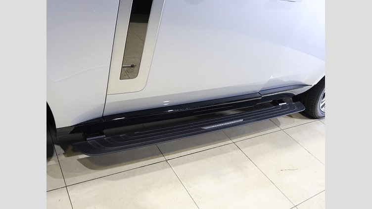 2023 認定中古車 Land Rover Range Rover ハクバシルバー P530 AWD（AT） スタンダードホイールベース SV