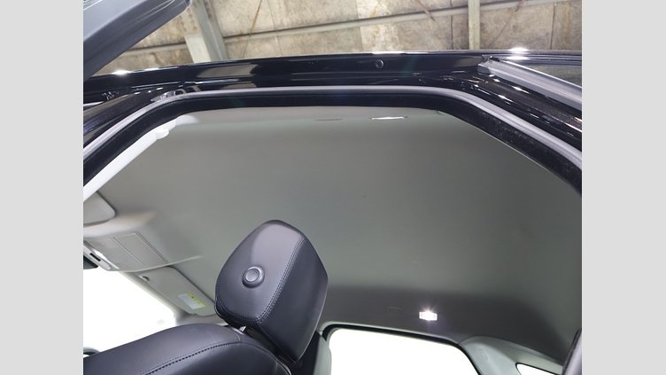 2020 認定中古車 Jaguar E-Pace サントリーニブラック D180 オートマチック全輪駆動 S
