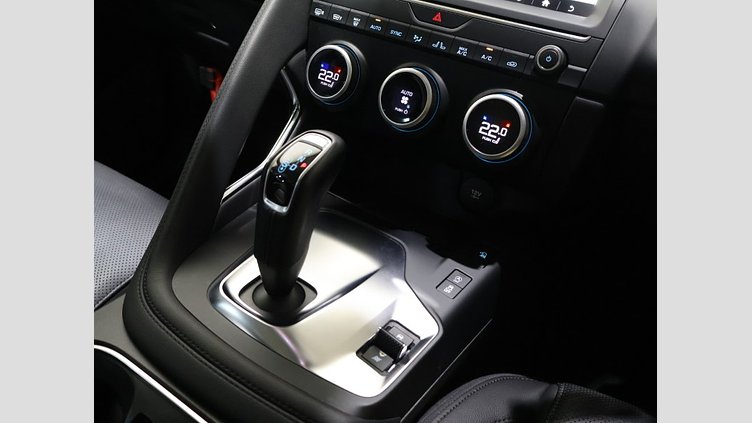 2020 認定中古車 Jaguar E-Pace サントリーニブラック D180 オートマチック全輪駆動 S