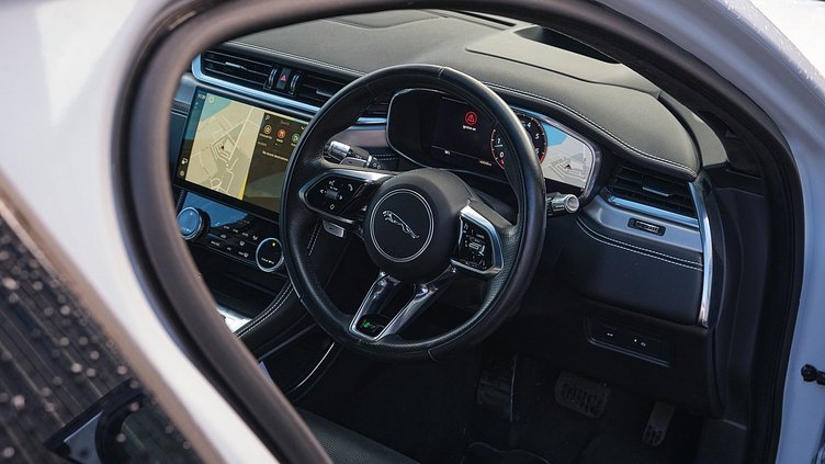 2025 Approved Jaguar F-Pace Fuji White P400e R-Dynamic HSE