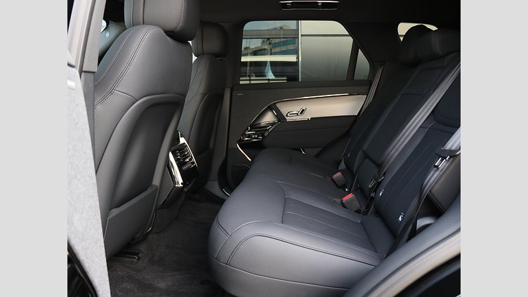 2025 認定中古車 Land Rover Range Rover Sport サントリーニブラック P550eプラグインハイブリッド（ガソリン） スタンダードホイールベース Dynamic SE
