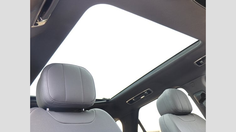 2025 認定中古車 Land Rover Range Rover Sport サントリーニブラック P550eプラグインハイブリッド（ガソリン） スタンダードホイールベース Dynamic SE