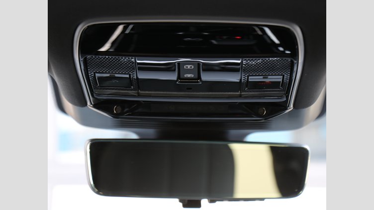 2025 認定中古車 Land Rover Range Rover Sport サントリーニブラック P550eプラグインハイブリッド（ガソリン） スタンダードホイールベース Dynamic SE