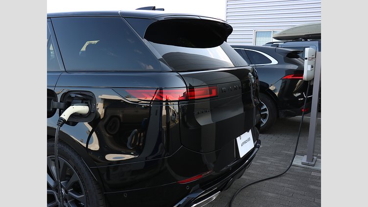2025 認定中古車 Land Rover Range Rover Sport サントリーニブラック P550eプラグインハイブリッド（ガソリン） スタンダードホイールベース Dynamic SE