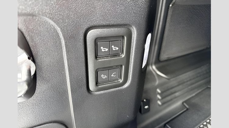 2020 Approved Land Rover Defender 110 Pangea Green 2.0 D240 HSE