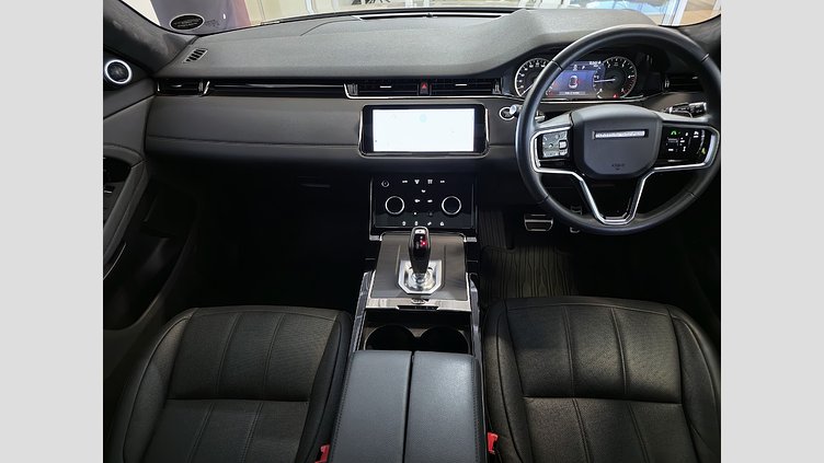 2023 Approved Land Rover Range Rover Evoque Silicon Silver The 2023 Land Rover Range Rover Evoque 2.0D SE R-Dynamic (D200) with 147kW is a diesel-powered SUV known for its stylish design and sporty R-Dynamic trim. 
BALANCE OF MAINTENANCE PLAN VALID UNTIL 100 000KM Range Rover Evoque 2.0D SE R-Dynamic 147KW (D200)