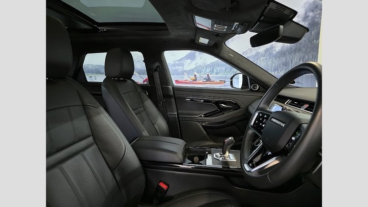 2023 Approved Land Rover Range Rover Evoque Silicon Silver The 2023 Land Rover Range Rover Evoque 2.0D SE R-Dynamic (D200) with 147kW is a diesel-powered SUV known for its stylish design and sporty R-Dynamic trim. 
BALANCE OF MAINTENANCE PLAN VALID UNTIL 100 000KM Range Rover Evoque 2.0D SE R-Dynamic 147KW (D200)