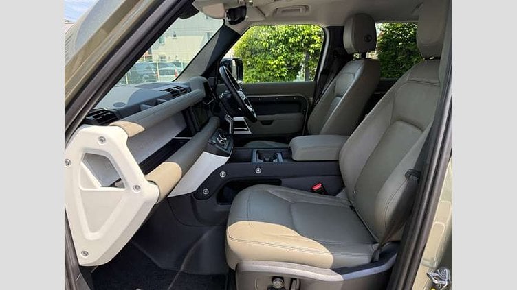 2023 認定中古車 Land Rover Defender 110 パンゲアグリーン P300 AWD（AT） SE