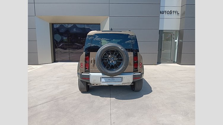 2025 SKLADOVÉ VOZIDLÁ Land Rover Defender 110 Gondwana Stone 3.0D MHEV 300PS D200 MHEV S AWD Auto 