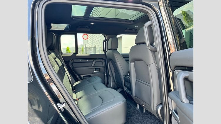 2025 SKLADOVÉ VOZIDLÁ Land Rover Defender 110 Čierna Santorini D250 MHEV AUTOM AWD X-Dynamic SE