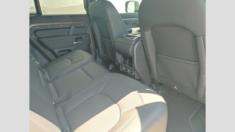 2024 Approved/Jazdené Land Rover Defender 110 Gondwana Stone 4x4 3.0D I6 D300 MHEV X-Dynamic SE A/T AWD