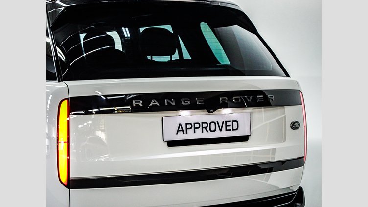 2022 Approved Land Rover Range Rover Fuji White AWD 4.4 HSE (P530)
