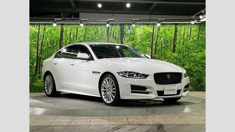 2017 認定中古車 Jaguar XE Fuji White 2WD R-スポーツ