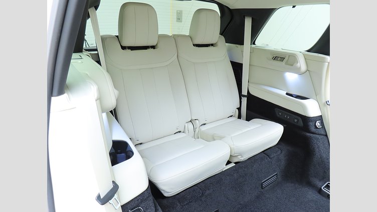 2024 認定中古車 Land Rover Range Rover バトゥミゴールド P530 AWD（AT） ロングホイールベース7席シート Autobiography