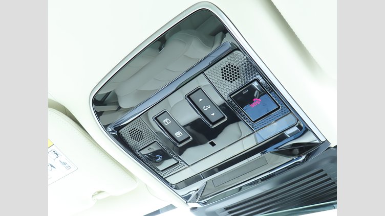2024 認定中古車 Land Rover Range Rover バトゥミゴールド P530 AWD（AT） ロングホイールベース7席シート Autobiography