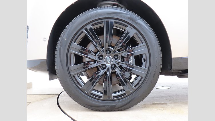 2024 認定中古車 Land Rover Range Rover バトゥミゴールド P530 AWD（AT） ロングホイールベース7席シート Autobiography