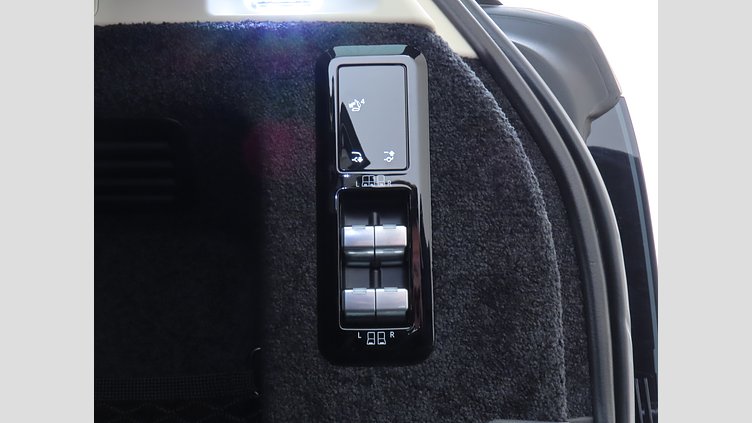 2024 認定中古車 Land Rover Range Rover バトゥミゴールド P530 AWD（AT） ロングホイールベース7席シート Autobiography